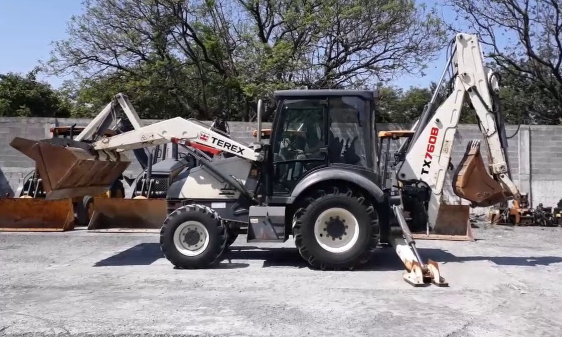 Полный технический разбор экскаватора-погрузчика Terex TX760: бюджетная надежность и эксплуатационная экономика