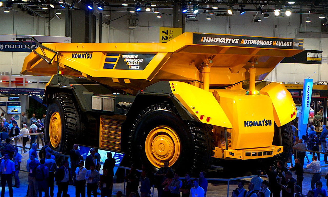Без водителя, но под контролем: как Komatsu меняет правила игры в карьере