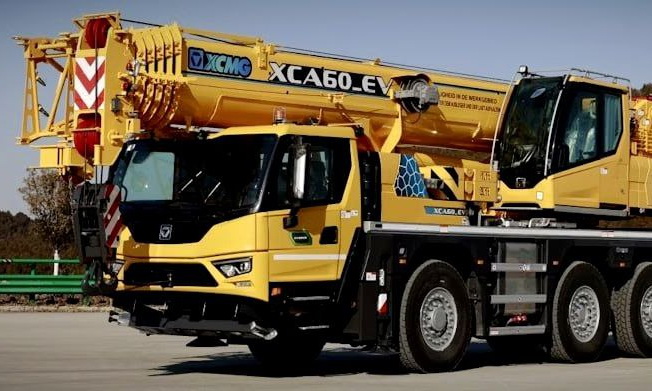 XCMG запускает первый в мире гибридный колесный автокран