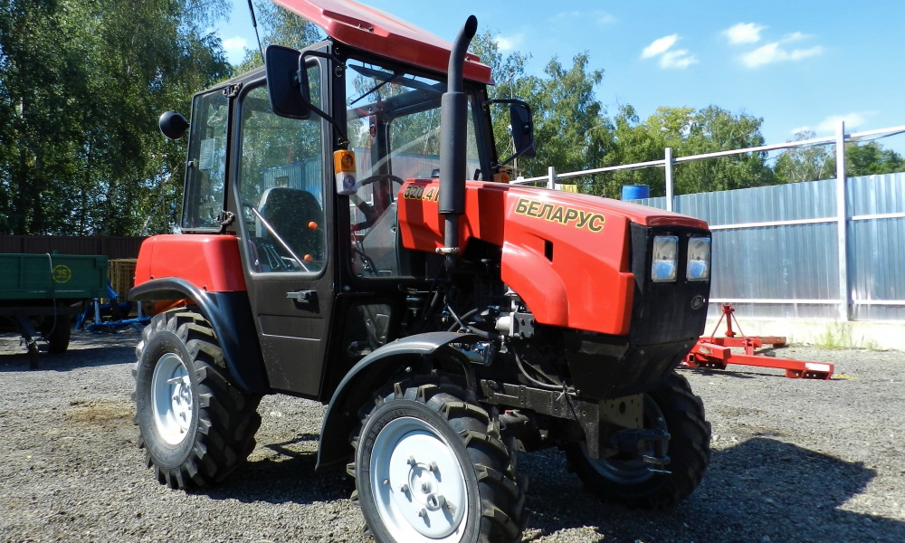 BELARUS 320.4 теперь с «пылесосом» - убирает как бригада из 10 человек