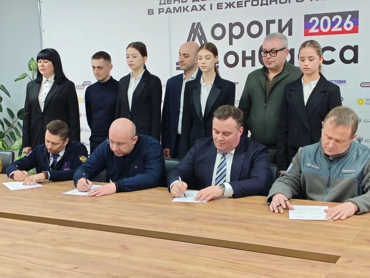 Роботизация карьеров: "Высокоточные комплексы" запускают беспилотные самосвалы в ДНР