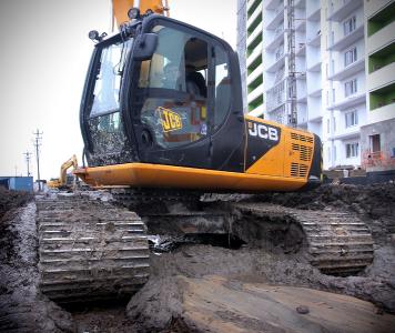Гусеничные экскаваторы JCB  JS 220LC, Санкт-Петербург