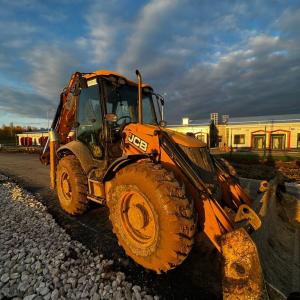 Экскаватор погрузчик JCB