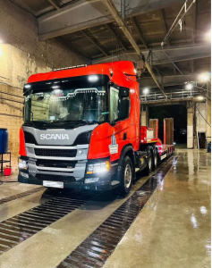 Полуприцепы тралы Scania Трал 63т на базе P440CA6X4EHZ