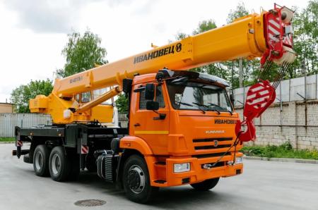 Автокран Ивановец