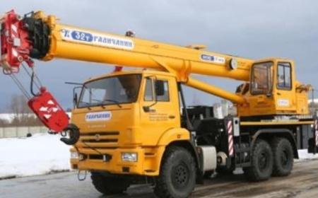 Кран автомобильный (вездеход) КС-55729 на шасси КАМАЗ