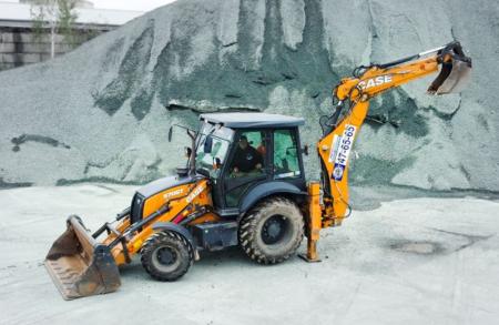 Экскаватор-погрузчик