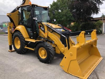 Экскаватор-погрузчик