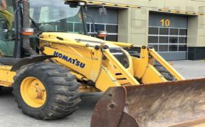 Экскаватор-погрузчик Komatsu WB98