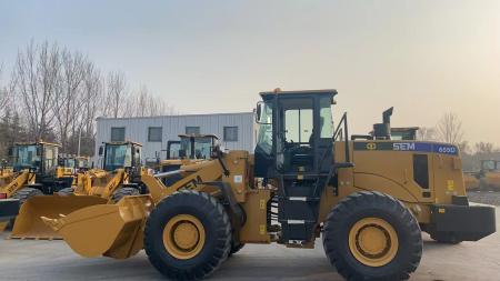 Фронтальные колесные погрузчики SEM 655D