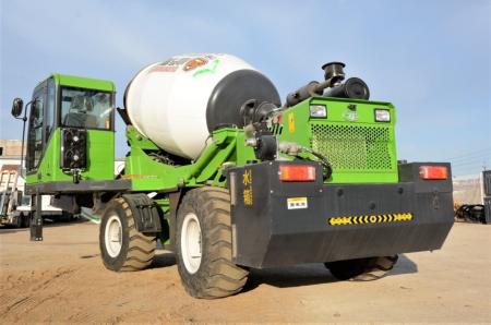 Self-propelled concrete mixer with self-loading JFmiX JBS-2.6 cubes