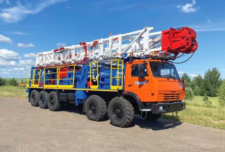 LIFTING INSTALLATION FOR REPAIRING AND DRILLING WELLS BASED ON THE SELF-PROPELLED CHASSIS PPS-5 (UPR-100)