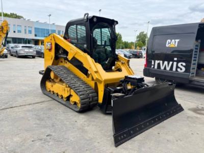 Гусеничный мини-погрузчик CAT 279D3