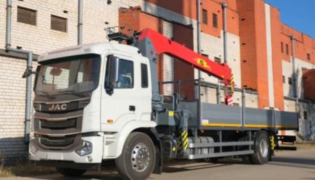 Бортовой автомобиль JAC N180 с КМУ FG 716