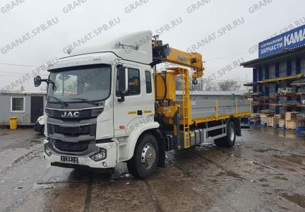 Бортовой а/м c КМУ XCMG SQS200-6 за кабиной на шасси JAC N200