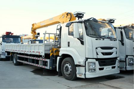 Бортовой КМУ на шасси Isuzu, 8 тонн