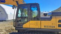 Гусеничный средний экскаватор XCMG XE225DN