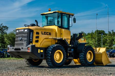 Погрузчик фронтальный