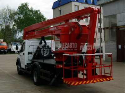 Автовышка коленчатая