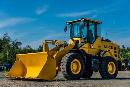 Погрузчик фронтальный колесный