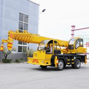 Мини-кран HWQY6T на шасси грузовика с выдвижной стрелой