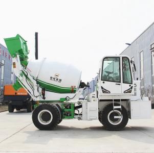 Самозагружающийся бетоновоз для фундаментных работ HWJB240