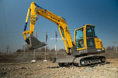 Мини-экскаватор гусеничный