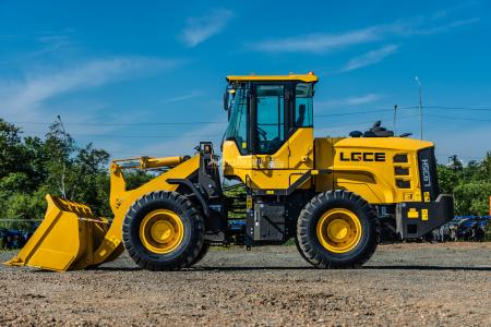 Погрузчик фронтальный колесный