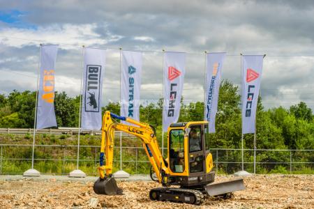 Мини-экскаватор гусеничный