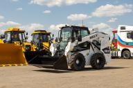 Мини-погрузчик колесный