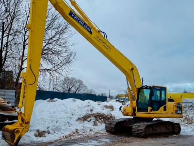Гусеничный экскаватор KOMATSU PC200-8MO с длинной стрелой продается бу
