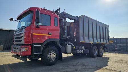 Ломовоз на шасси JAC N350 (6х4) с ГМУ ESSEL S80-93 (кузов 30 куб.м.)