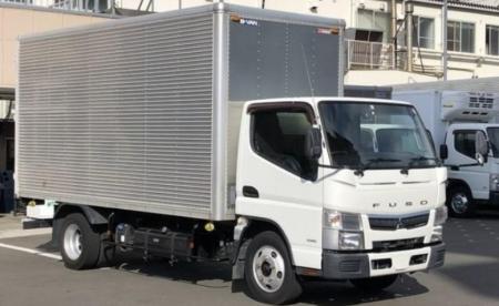 Грузовые фургоны Mitsubishi FUSO CANTER, Владивосток