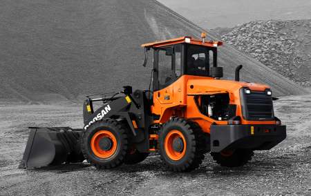 Фронтальные колесные погрузчики DOOSAN DISD SD300, Владивосток