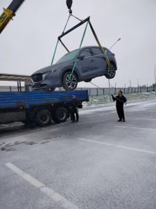 超大型建筑材料、特种设备、集装箱设备和客车建筑梁. 还有很多其他的。